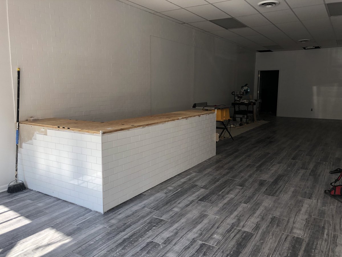 CindySnacks's tweet photo. We’re putting the finishing touches on our 💯% #Vegan #Market in #Huntington #NewYork! Stay tuned for our official opening date! #LongIsland #LongIslandVegan #VGang #PlantBased #Veggie #WhatVegansEat https://t.co/PVC0BVFVC7
