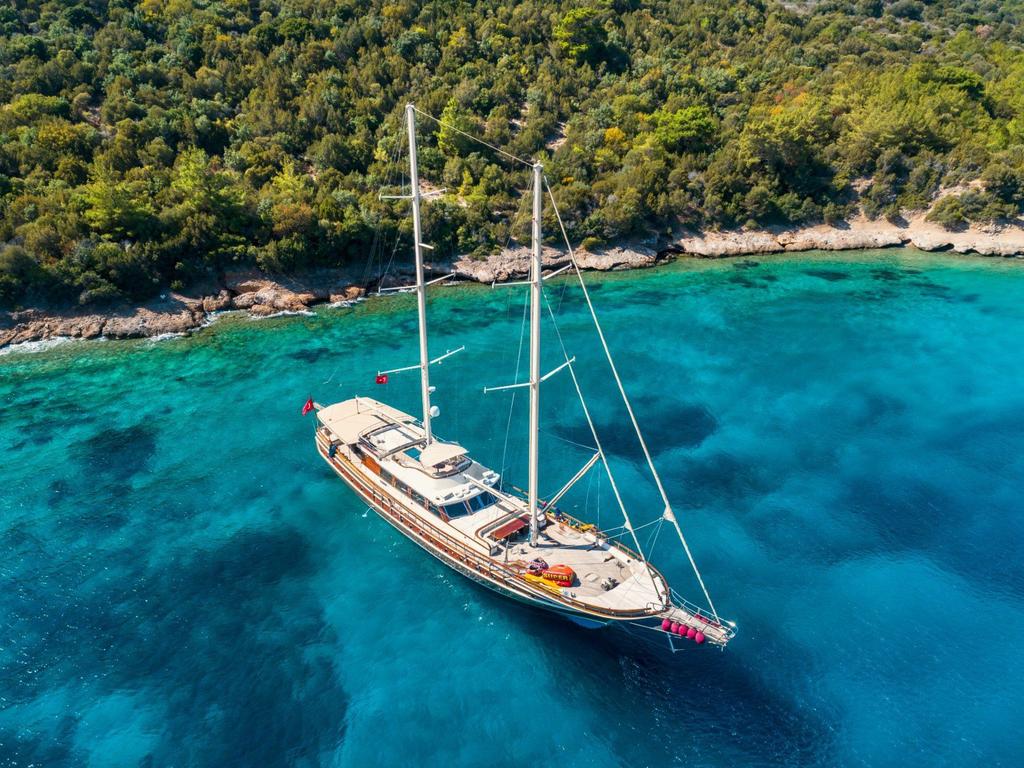 Mummytravels's tweet photo. [AD]"There's a wide range of different gulet holidays out there, but at its simplest, it's a chance to sail around the Turkish coastline on an updated version of the traditional gulet boats." A Turkish gulet cruise with kids #luxurygulet #turkeywithkids https://t.co/C2lnfA1MSy https://t.co/MCggwySElP