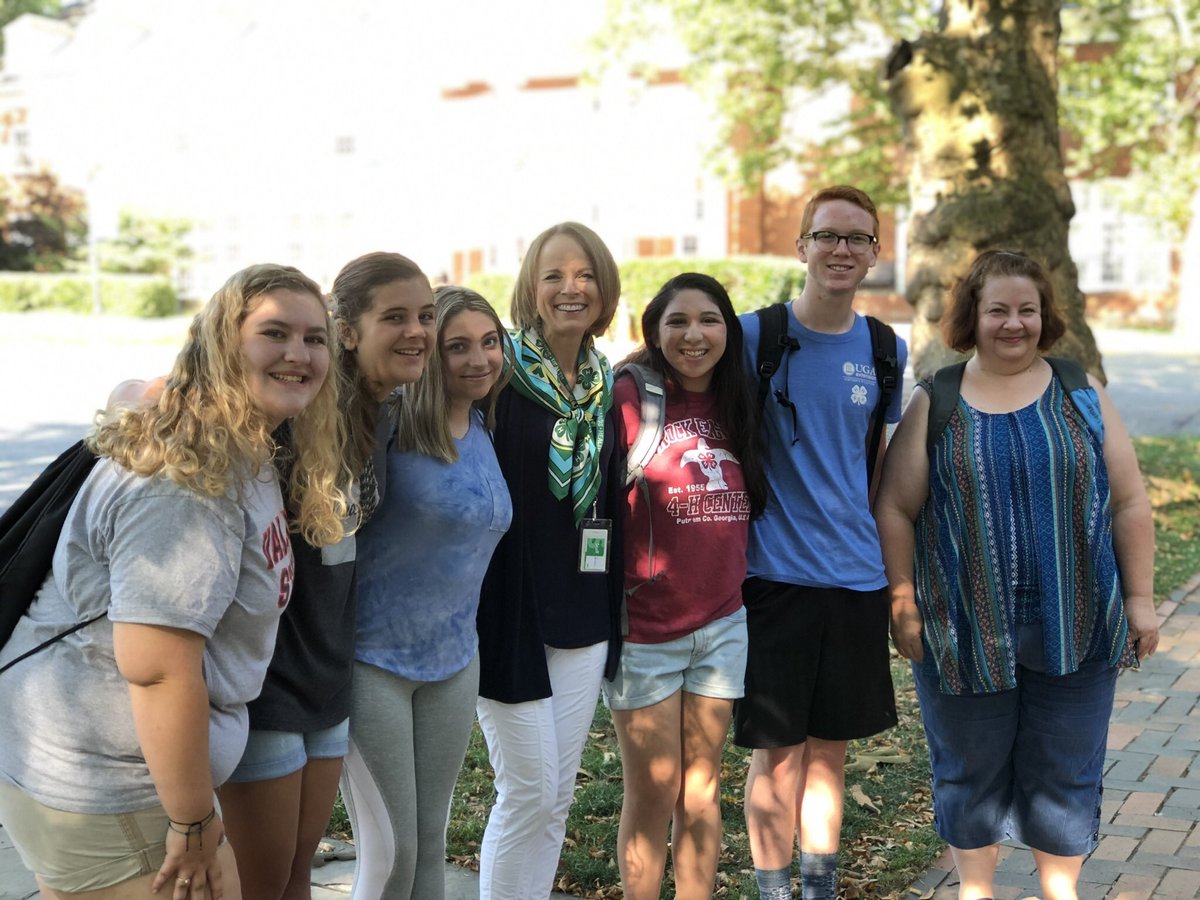 JSirangelo's tweet photo. Welcome to DC @LSUAgCenter/#Louisiana4H and @Georgia4H. It was fun meeting the #youth and chaperones this morning before your DC sightseeing. Have a blast at #4HCWF this week! #InspireKidstoDo https://t.co/5CH9KnVEZy