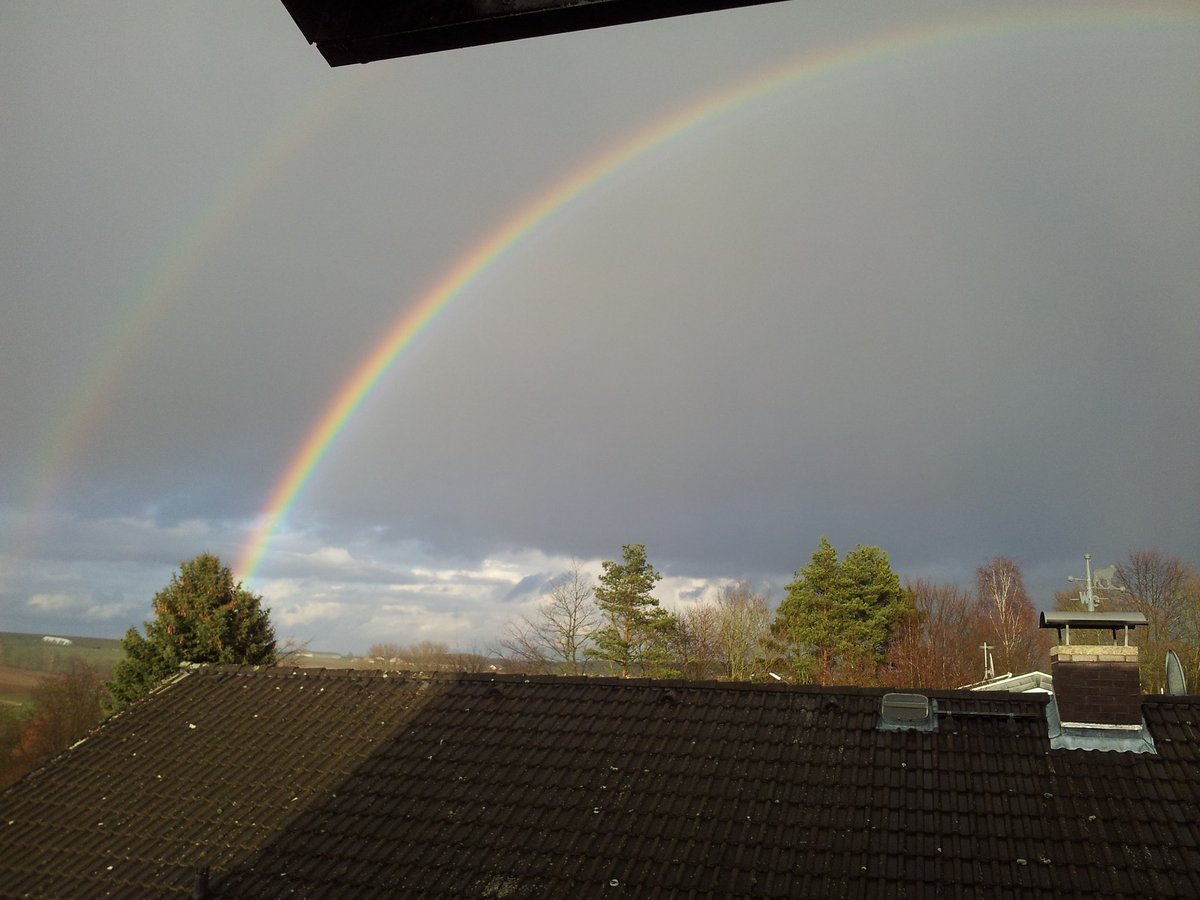 disneyswiftie91's tweet image. Those rainbows are for you @taylorswift13
They symbolize Lover, the album that will overshadow everything that has been done you by selling your songs, your babies, to someone who doesn&apos;t deserve them one bit. We love you 💖 #SwiftiesForTaylor

#TaylorSwift #LOVER @taylornation13