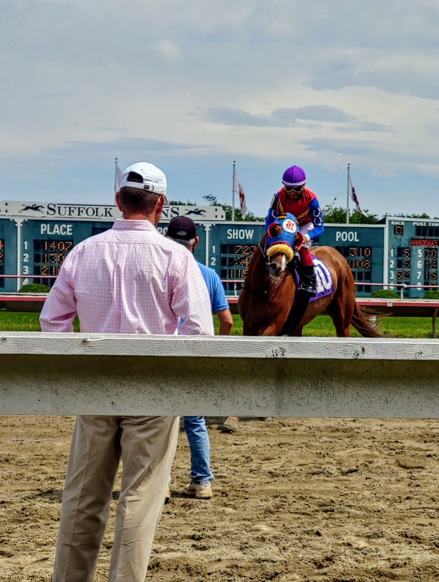 So proud of our team, their dedication is amazing!  Summer Frock and @jdaacostamangua  tried their best...honored to be a part of history on the last day at @SuffolkDowns .....thanks @FigginsRacing for all you do!!