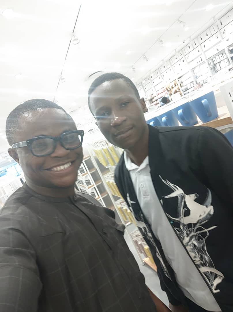 oyinloyee1's tweet photo. Hang out today with the men😁
#Amadebe https://t.co/WeBoOwmyLR