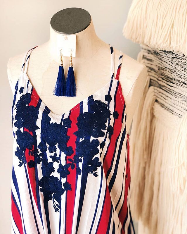 Groovys's tweet image. Feeling festive for the 4th? This top is a no-brainer 😘🌟🇺🇸 Available at our Forney store! ift.tt/2JeWoqG