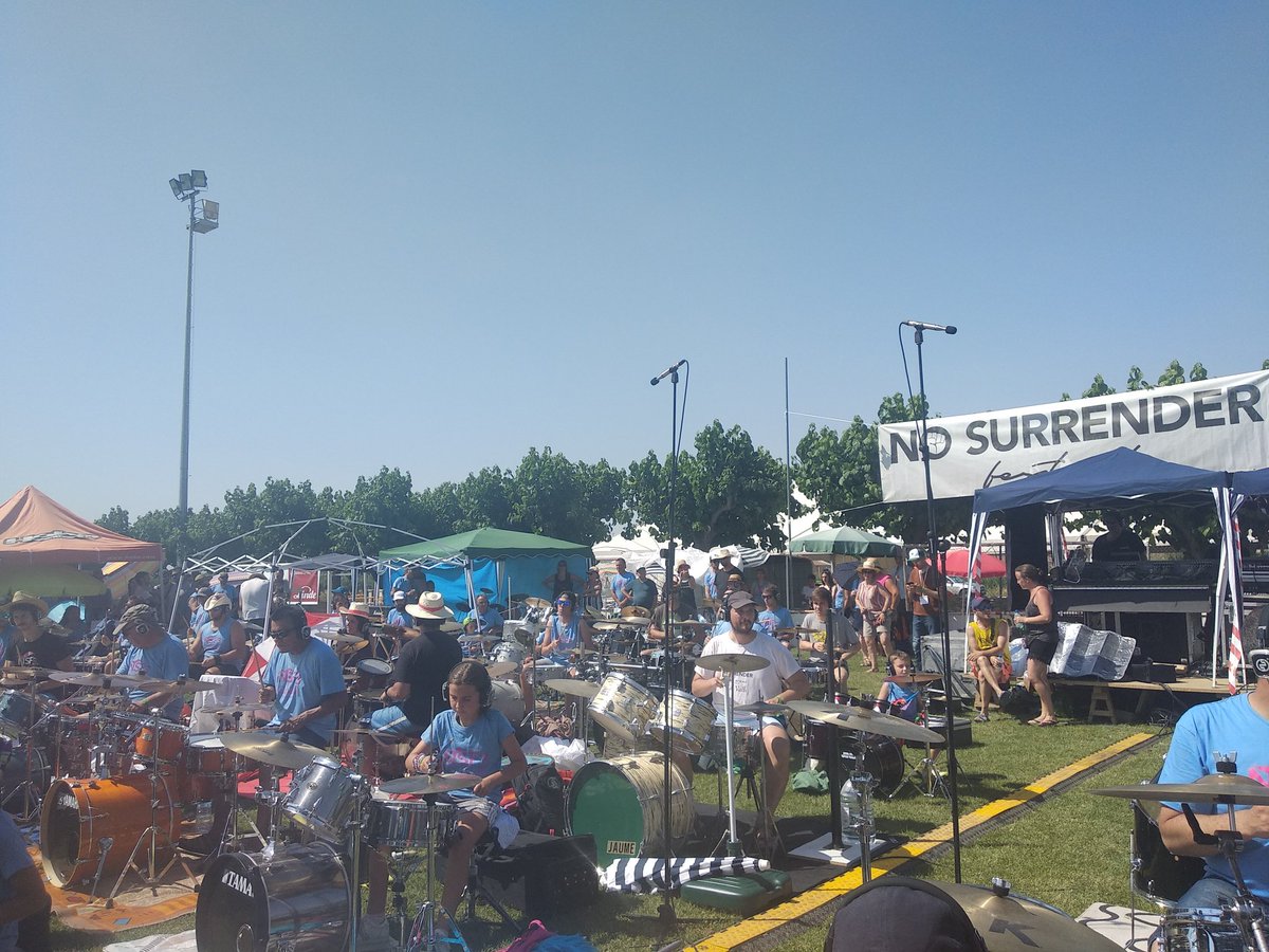 iolanda_mh's tweet photo. Èxit total. Felicitats a tots els organitzadors. Moltes Gràcies. Ens veiem l'any que ve @nosurrenderfest #nosurrenderfestival #nsf19 #nsf3 #glorydays @springsteen https://t.co/y2cMcCBMeu