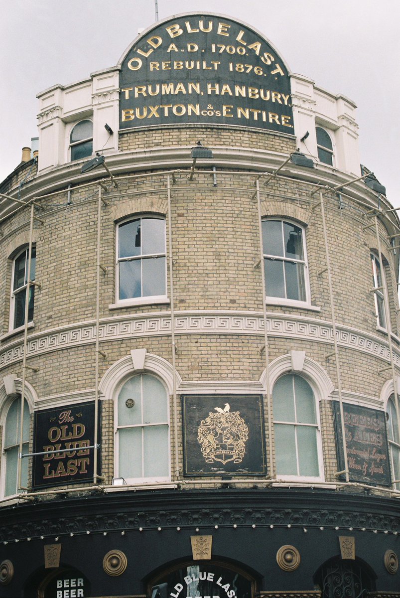ronniephipps's tweet photo. @theoldbluelast , Shoreditch, London.
3rd June 2019.
.
#theoldbluelast #shoreditch #london #travelphotography #travel #touring #photography #colour #35mm #film #filmphotography #ishootfilm #shootitwithfilm #filmisnotdead #kodak #colorplus200 #olympusom10 #madewithkodak #shootfilm https://t.co/O2FfxcqENn