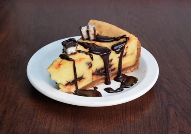 YummyAlert's tweet photo. Isn't it nice to have something to look forward to? Whether they follow a delicious meal or just satisfy a sugar craving, Sweet Treats &amp; Desserts are definitely the icing on the cake.⠀
⠀
Find our Delicious Desserts guide in the latest issue of the NW… https://t.co/VanVhTIoOD https://t.co/GxGUv956tu