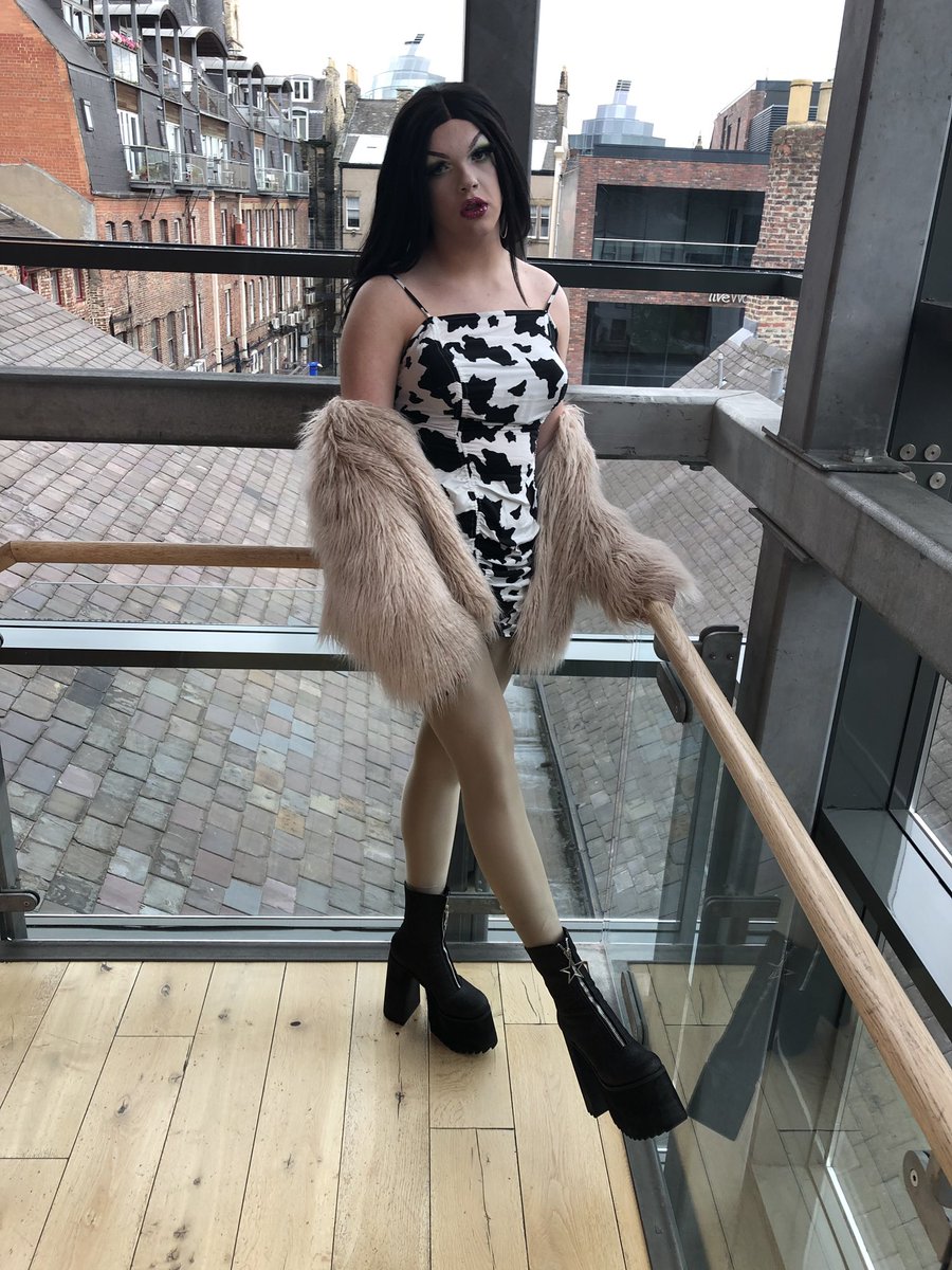 Whitneybaeuk's tweet photo. Absolutely fabulous time working the door and hosting @curious_arts at live theatre tonight! Absolutely camp as tits 💖 https://t.co/2QCFWsWi1o