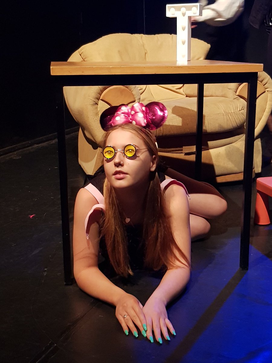 jxzzbxck's tweet photo. So proud of everyone tonight @ReadCollege 's Directors festival. These photos made me smile :) https://t.co/Z9Yosj6Vvq