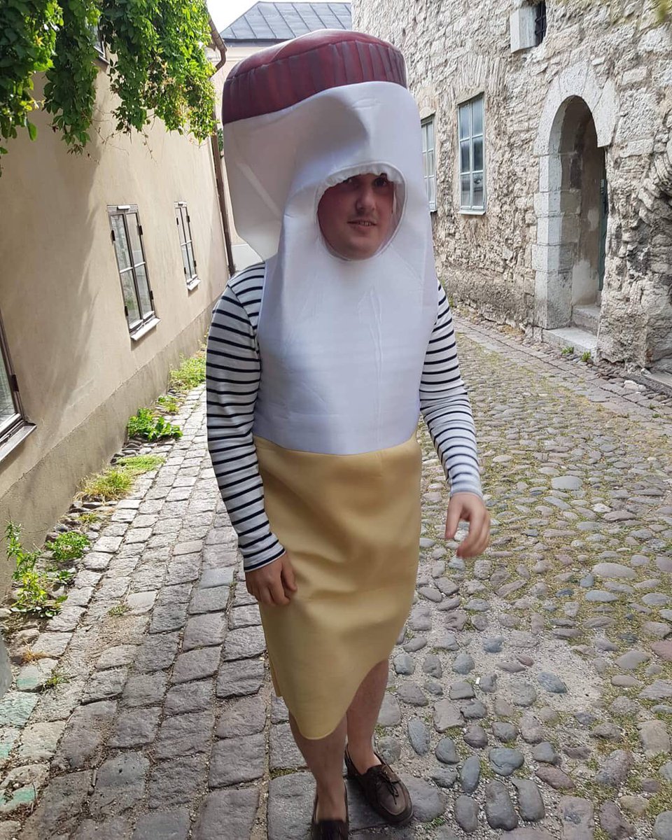 Kära <a href="/LUFswe/">LUF</a> lovar att oförtröttligt fortsätta arbeta för att så få av er som möjligt ska röka i framtiden. Uppskattar dock alltid politiskt engagemang bland unga.👌🏼
tobaksfakta.se/kategori/tobak… #rökfrittsverige2025