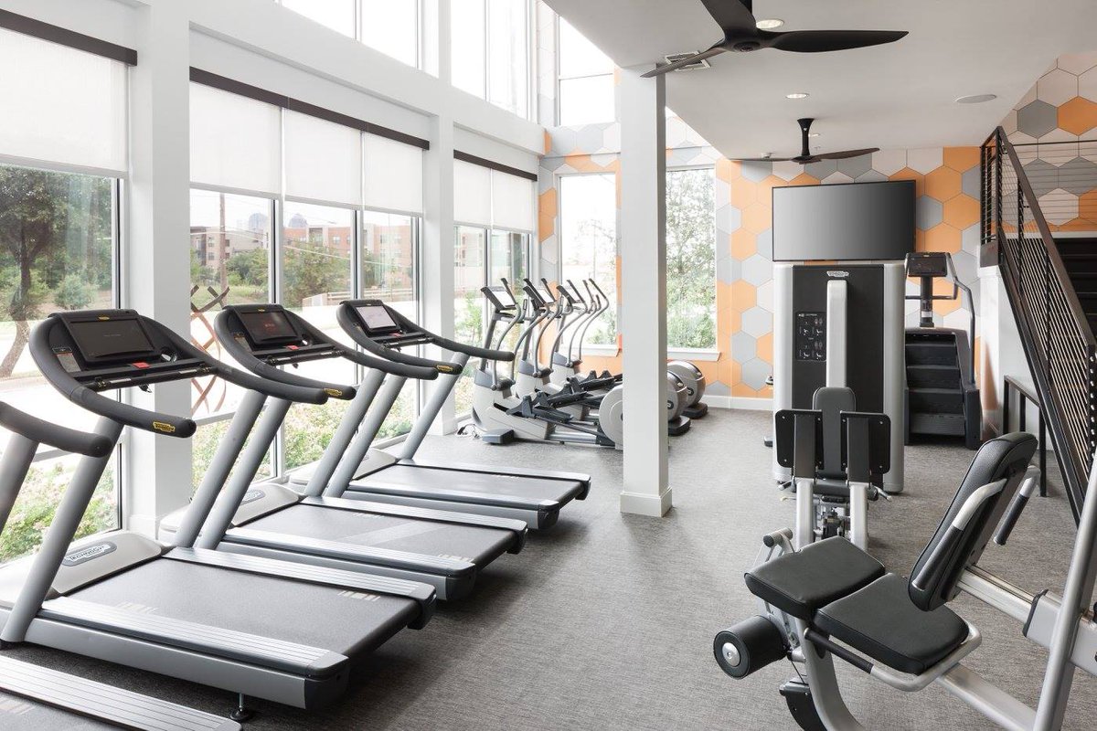 AltaStrand's tweet image. Working out is 10 times better with friends. We have plenty of machines for you and your best buds!