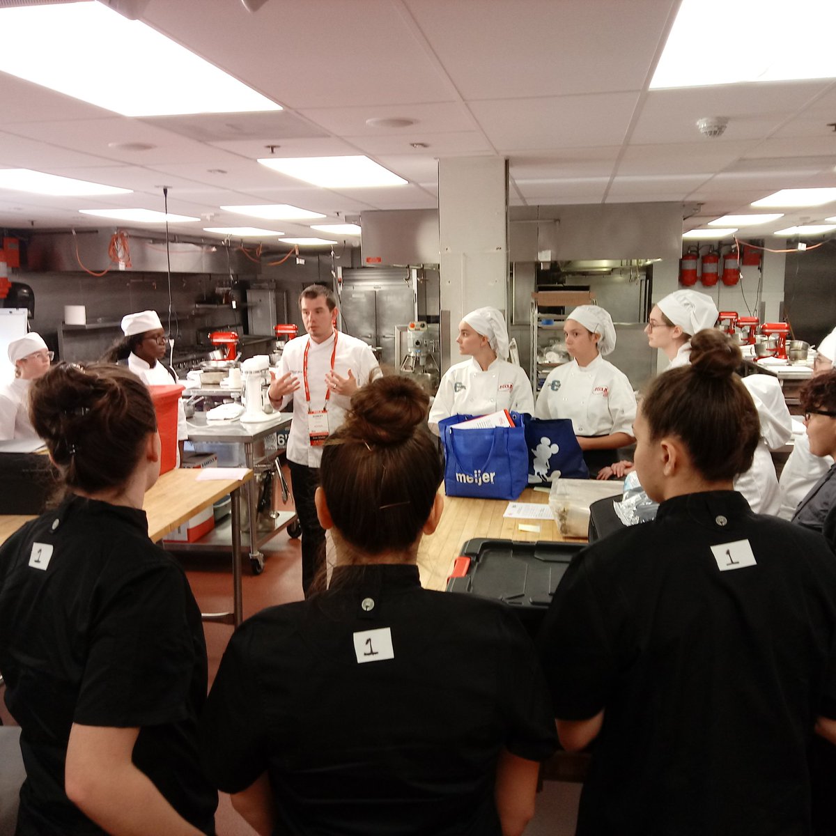 gaylarandel's tweet photo. @NationalFCCLA NLC assisting with the new #bakingandpastry national STAR event to see how to bring it to @KSDEcte #hospitalityskills #bakingisgood @rjv942 https://t.co/Ycnm4wVsdY