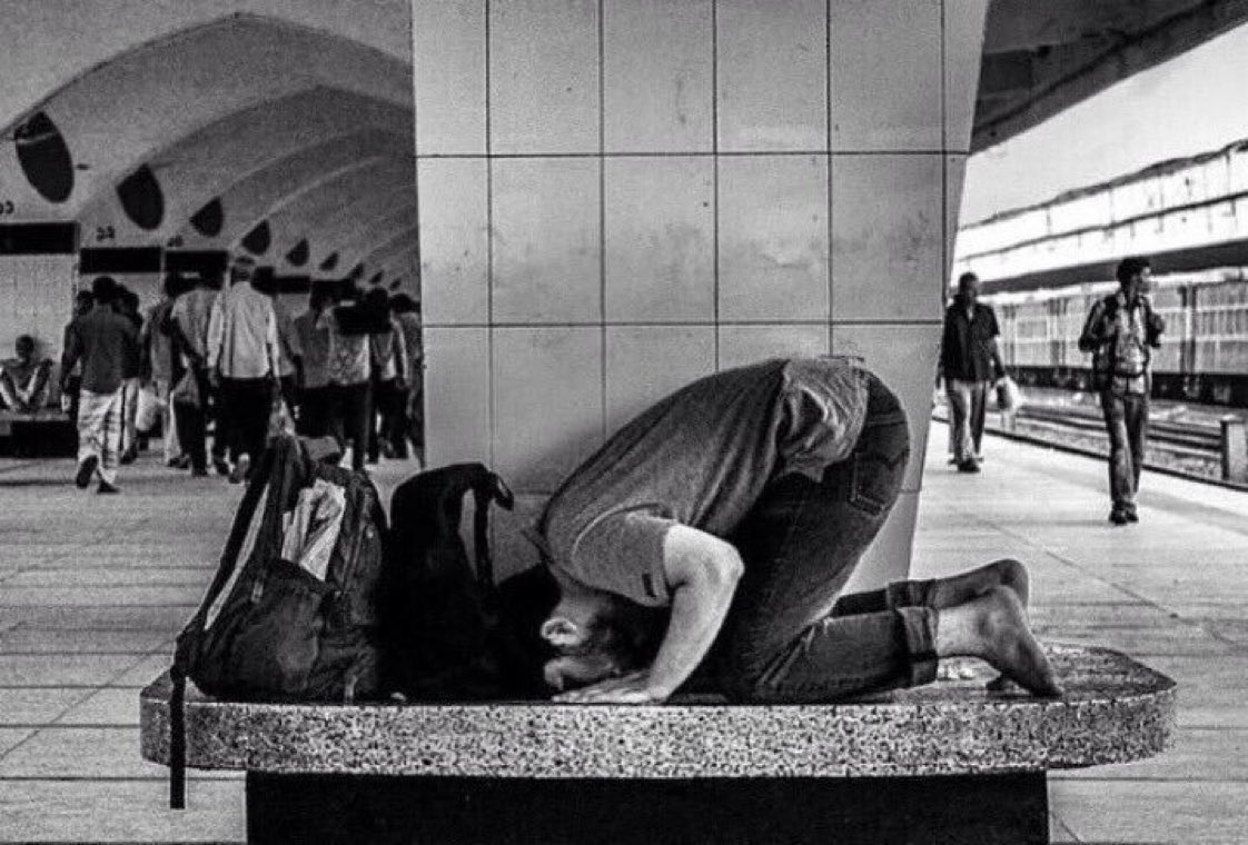 Namaza duran dünyayı unutur... Dünyaya dalan namazı...

Yusuf Zindanoğlu