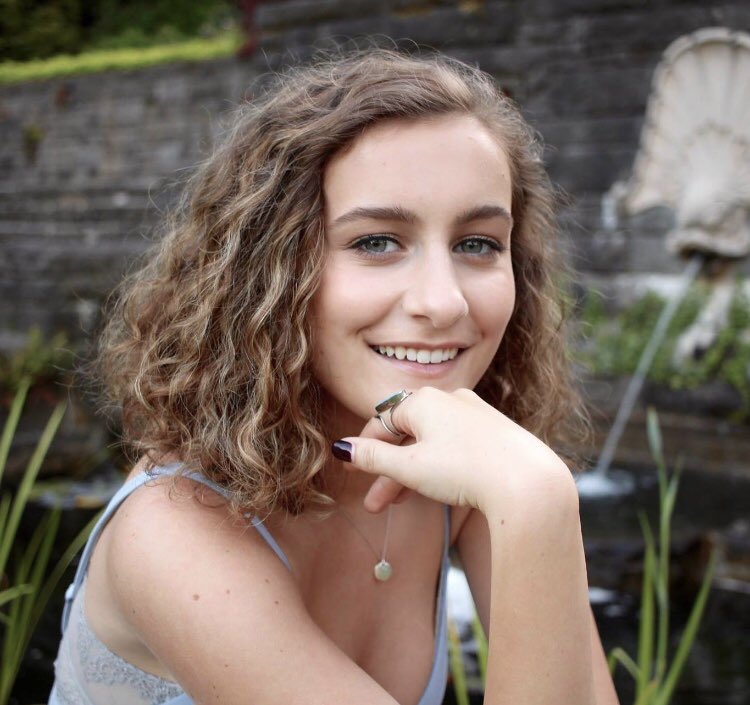 Happy birthday to our sisters Annabel and Kendall!! We love you so much and hope you have the best day!!🎉💛🍰