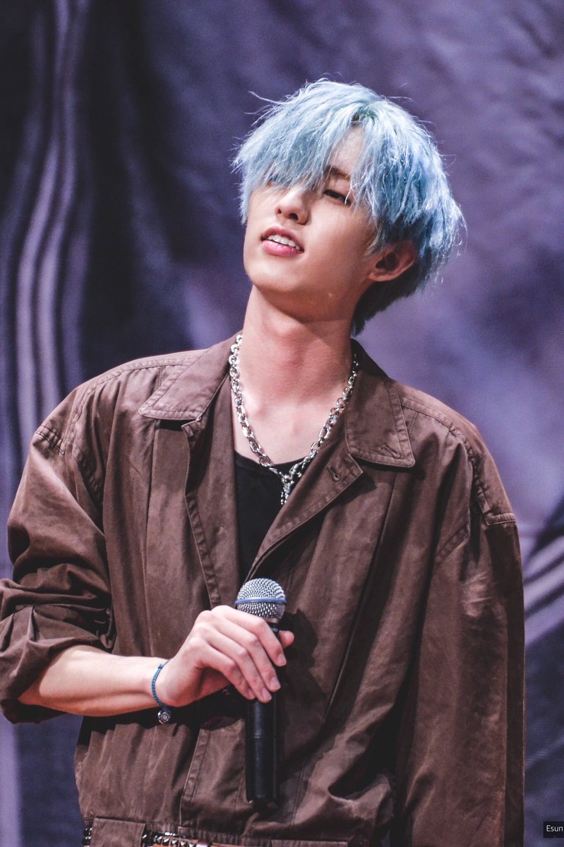 parkianity's tweet photo. Jae 2018 vs Jae 2019 😍

Kinda funny how his hair and clothes color swapped lol

#데이식스 #DAY6 @day6official https://t.co/Sd1L9UuDvh