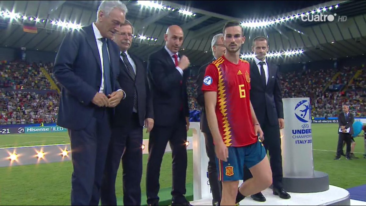 Fabián, antes de recibir el trofeo.