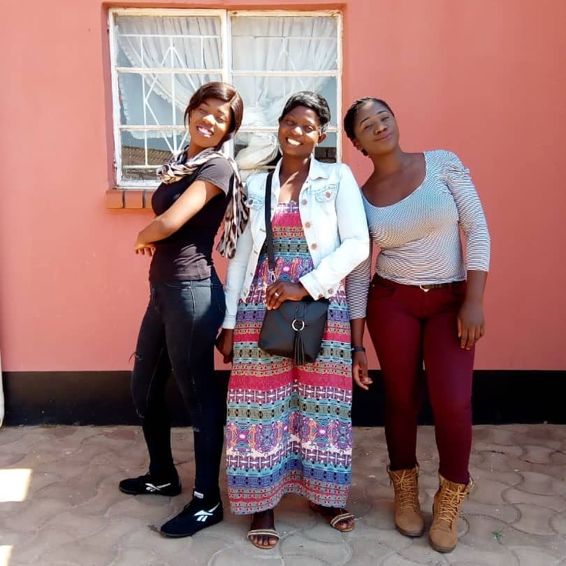 VanesaChisakula's tweet photo. Home sweet home...it's even more of a home when with any of my family, today the sun felt Warmer and that yellow glow came in as a whole vibe..
#BecauseAmHappy
#YesYesYes
#BiggerBiggerThings https://t.co/dqjbLoognR