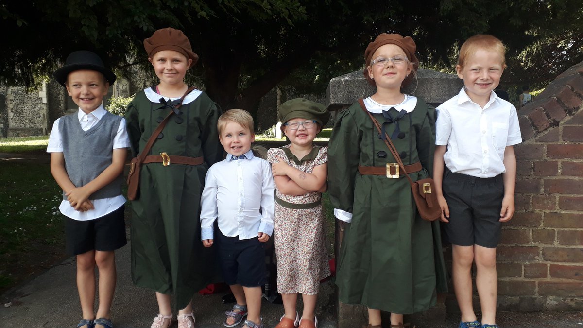 Shepway_Chariot's tweet photo. Yesterday Shepway Chariots &amp; Shallots took part in the Peace Day Parade in Sittingbourne.Thank you to all of you who braved the heat joined us. You all looked fantastic in your costumes, we really appriciate the effort you went to. Thank you again for coming. https://t.co/VA5KIipCdw