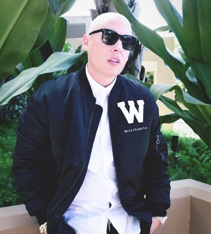 RottBogota's tweet photo. Pa' que to' me salga bien hay que pensar en cosas buenas 🤗❤️ #Rottweilas #Cosculluela #Coscu #Rottgirls #Rottboyz #Domingo https://t.co/3cxKB7W7q0