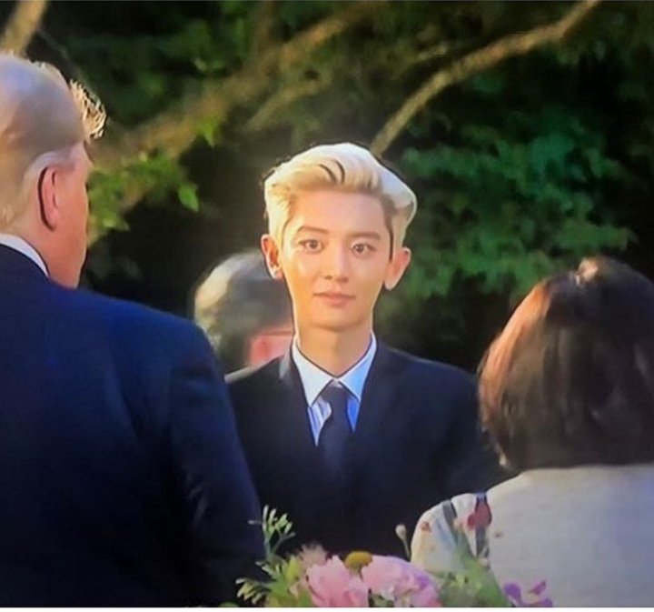 bpromisexo's tweet photo. Trump:Merhaba
Chanyeol:Ben de büyüyünce senin gibi olcam.
#EXO @weareoneEXO #NationPickEXO https://t.co/zH1eyGZNJz
