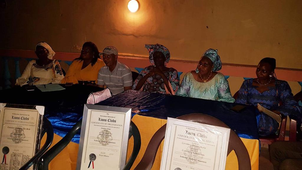 Dl403a1's tweet photo. Cérémonie de passation de charges entre officiels entrants et sortants des Leos Vlubs de Guinée  #LionsClub https://t.co/ocau03TsAM