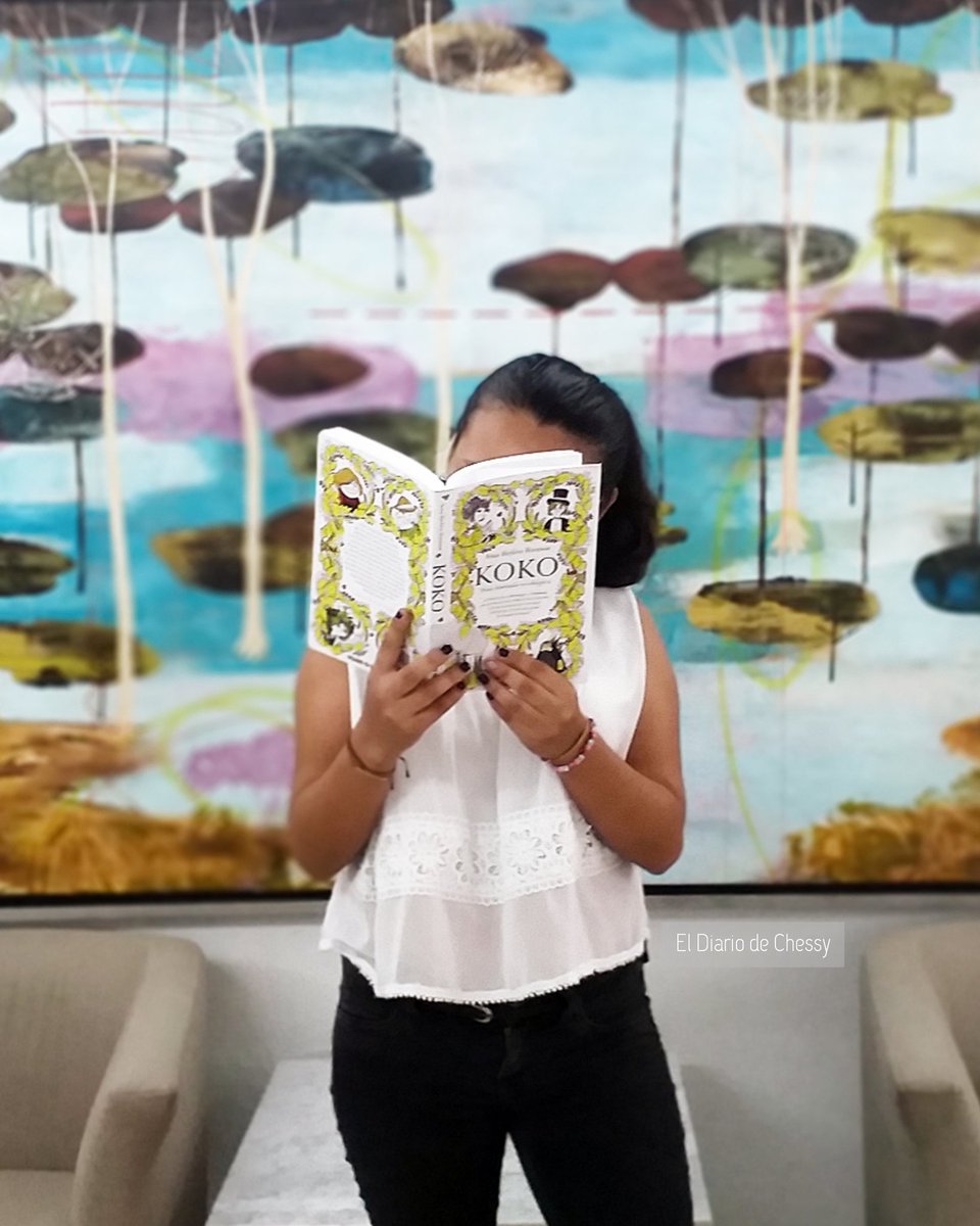 La lectura de hoy es #Koko una fantasía ecológica de @ana_belen_ramos 

Muchas gracias a mi amiga Vicky por prestarse como mi modelo 🤭🤗

#lecturadeldia #librorecomendado #librosqueenamoran