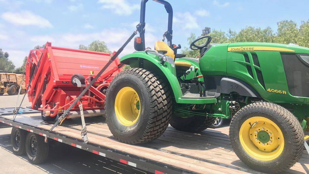 What a great one - two combo to verticut / fraze mow / or sweep away all of your turf problems!  Glad we have both in our lineups @StotzEquipment @JohnDeereGolf
#4066R #super500 #turflife #sdgcsa @wiedenmannusa