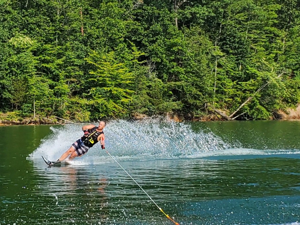 CHueser's tweet image. Our Sunday-funday on #norrislake #norrislaketn My 54 years young hubby still has it y&apos;all! #hoskis #slalomski And just look at this lake, Norris Lake is simply the most beautiful place, our favorite, ever.