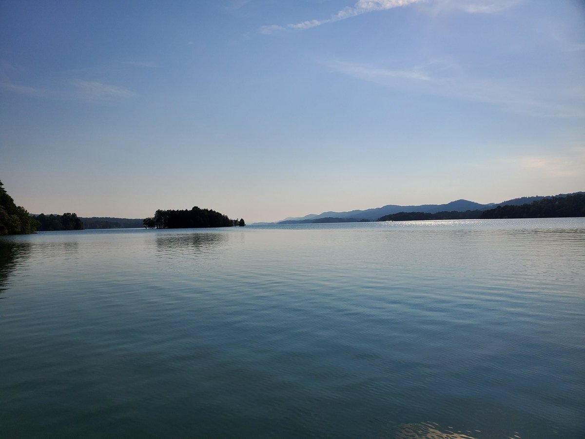 CHueser's tweet image. Our Sunday-funday on #norrislake #norrislaketn My 54 years young hubby still has it y&apos;all! #hoskis #slalomski And just look at this lake, Norris Lake is simply the most beautiful place, our favorite, ever.