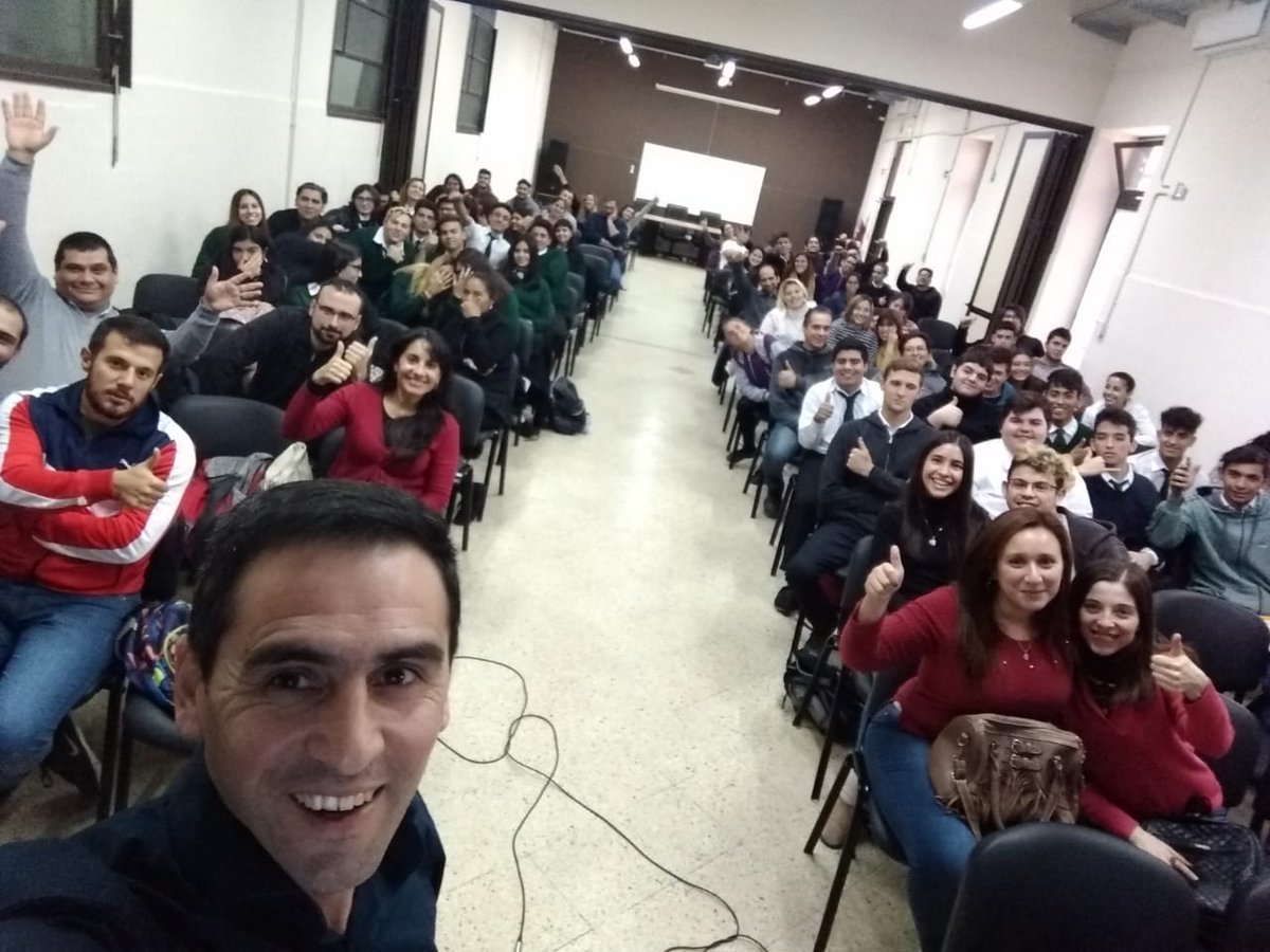 Compartiendo herramientas de #liderazgo y #oratoria ! 
Muchas gracias a todos los líderes, estudiantes, docentes, emprendedores y profesionales que participaron en #villamercedes! Y la <a href="/EENTTUNSL/">EENTT</a> por el espacio!
#emprendedores #herramientas #capacitacion #sanluis #argentina