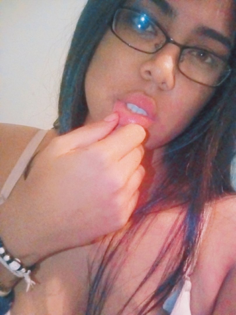 Alexass02_ tweet picture