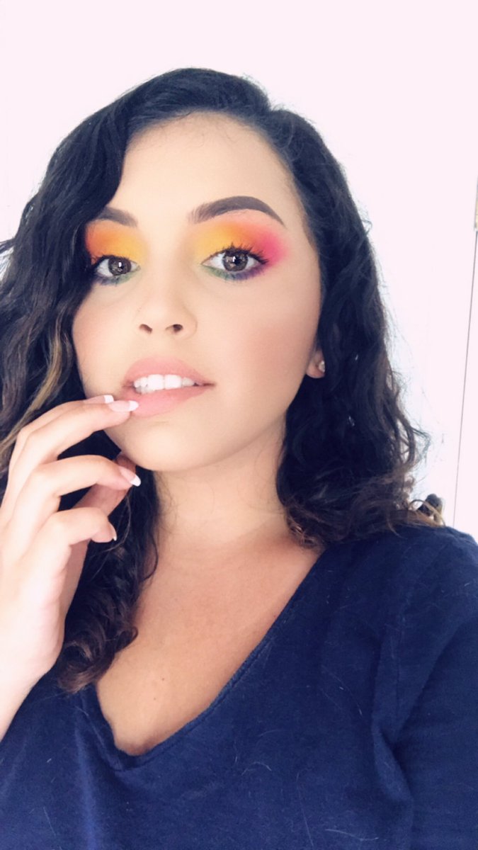 Let me see your body move in a green light💚