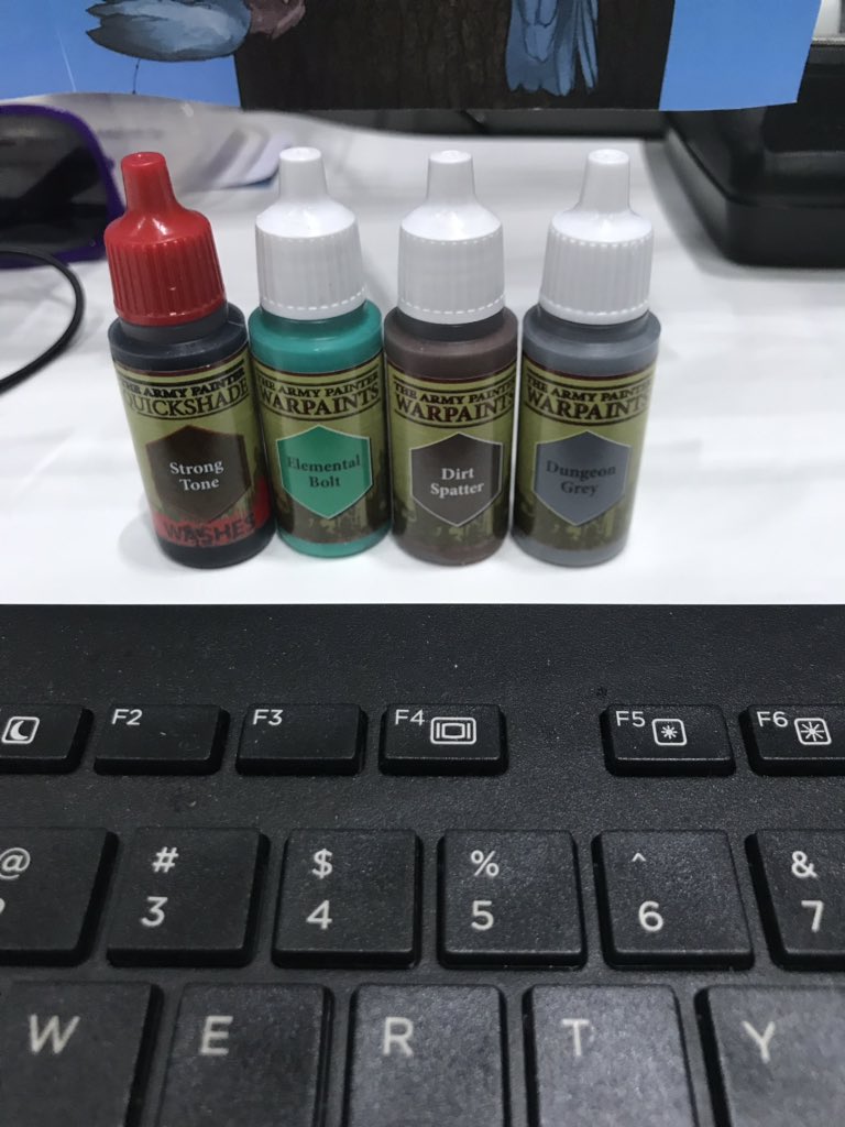 ronald182's tweet image. And my paints are here to finish these idiots off. #NerdLyf