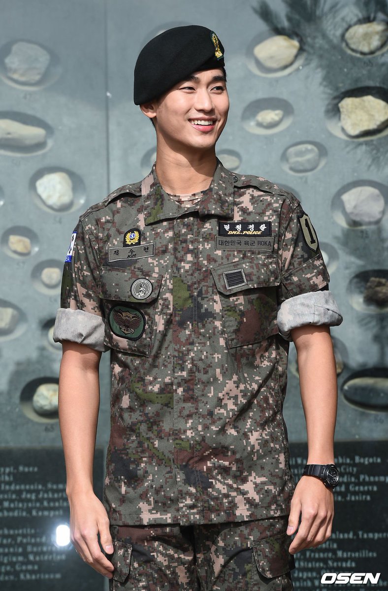 KoreanUpdates's tweet photo. Look who's discharged today! Welcome back our beloved actor #KimSooHyun! You've been waiting well, all :") #KoreanUpdates RZ https://t.co/U9VlRNish1