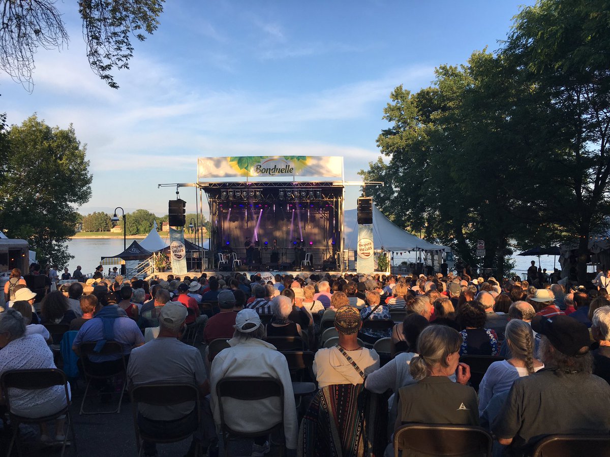 THE ALT en ce moment sur la scène Jean-Paul Guimond. Concert de clôture #chantsdevielles2019