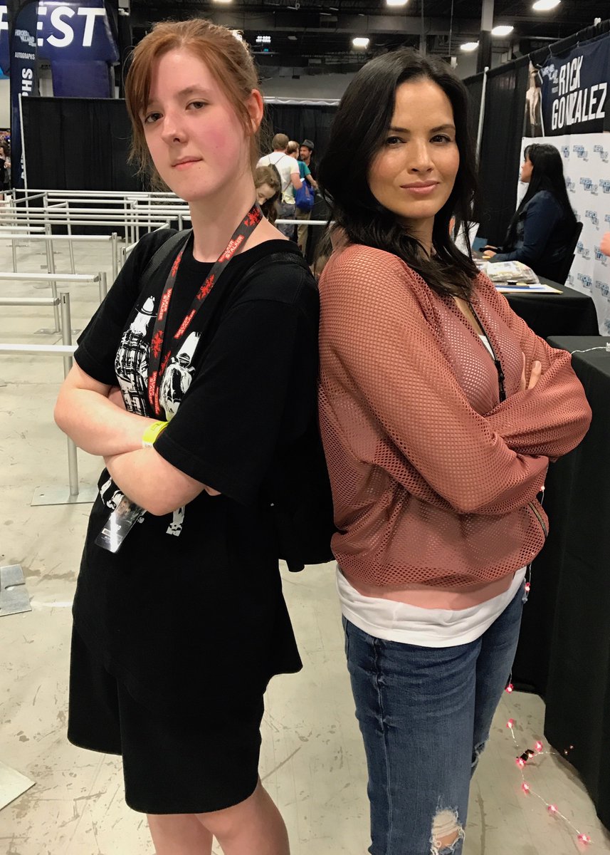 chuckearling's tweet photo. Many thanks to @cassadymcclincy, @katrinalaw, and @mrdanfogler for making my daughter's day fantastic at #FanfestNJ https://t.co/2QN2wWHTcb