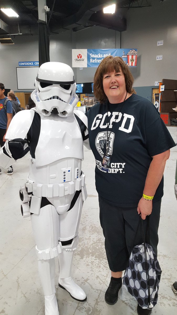 Frannee11's tweet photo. Gotta ❤ #StarWars 
#FanfestNJ https://t.co/R51qYka5gQ