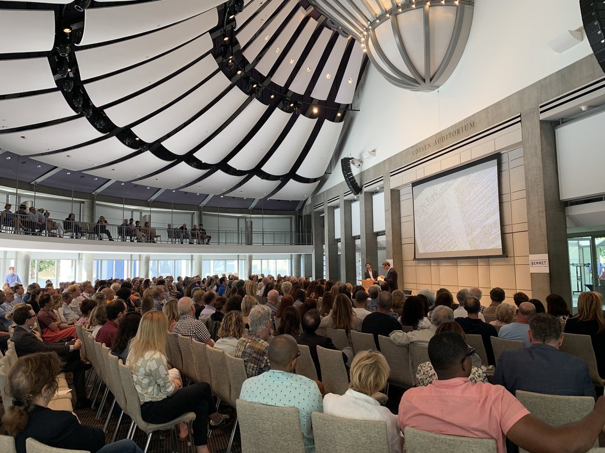 ShannonMBeckham's tweet photo. Packed house this evening for @MichaelBennet’s first public event in LA. Taking questions on immigration & climate change. #Bennet2020 #Townhall https://t.co/GS7p1W7Io1