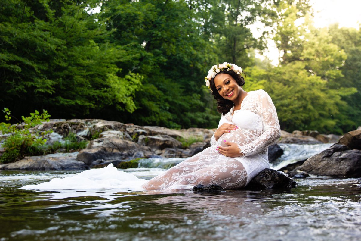 warche's tweet image. 🍼 And not even a full year later...Baby #2 is on HIS way! We are elated to announce the upcoming arrival of our second baby BOY! Perhaps God saw our love for Grayson and wanted us to "be fruitful and multiply." #HereWeGrowAgain
⁣
📷: @iamdavontee ⁣
MUA: @TheRealSoFalon ⁣