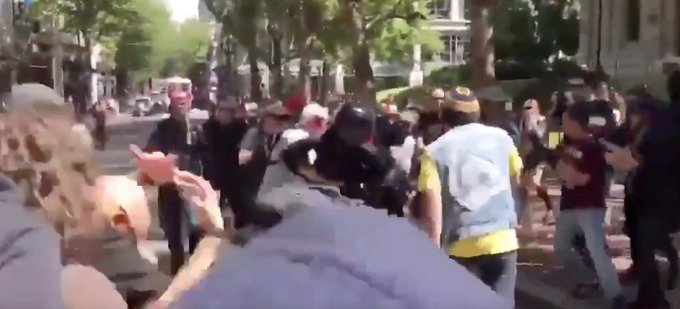 View image on Twitter