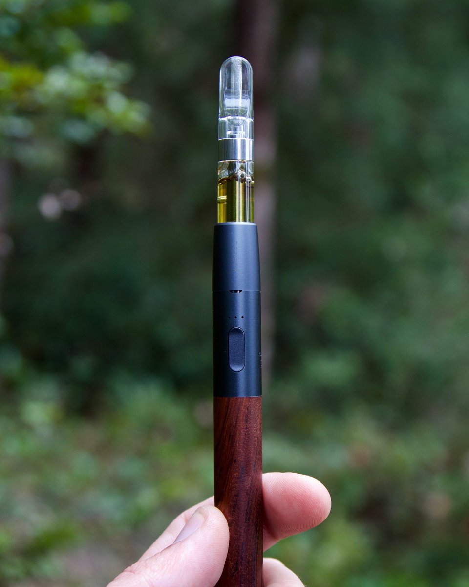 Leafly's tweet image. What is your go-to vape battery/cartridge combo?