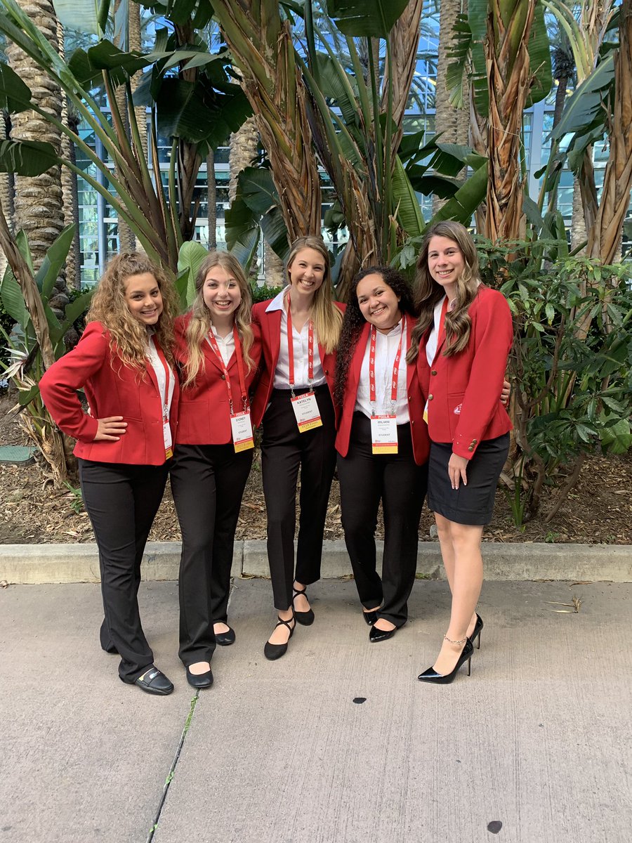 Clemens PALS are ready for the opening general session of FCCLA National Leadership Conference!  <a href="/SamuelClemensHS/">samuelclemenshs</a>