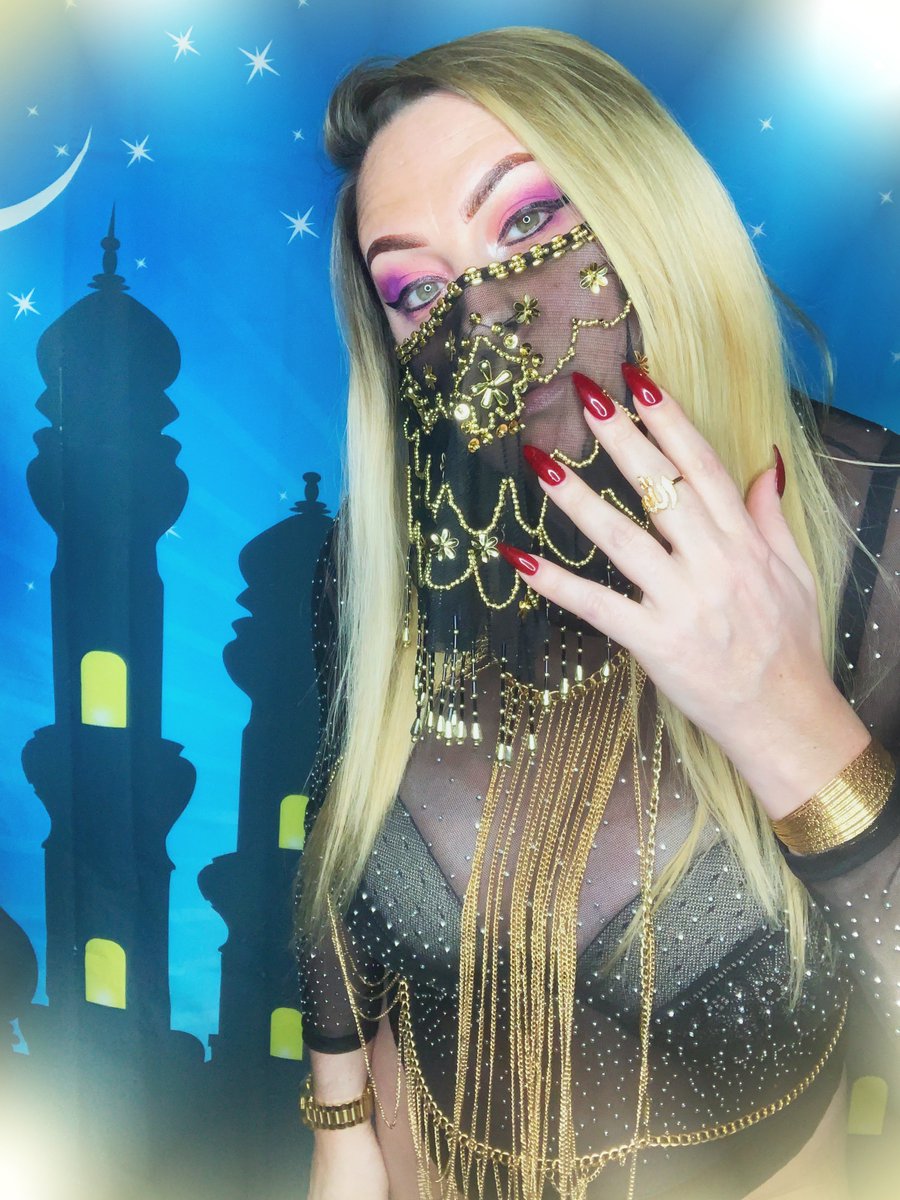 GoddessSiham's tweet photo. You need a #CustomVideo from me! Order yours today! https://t.co/tQQkxbyX5B https://t.co/Xms1HGsLF9