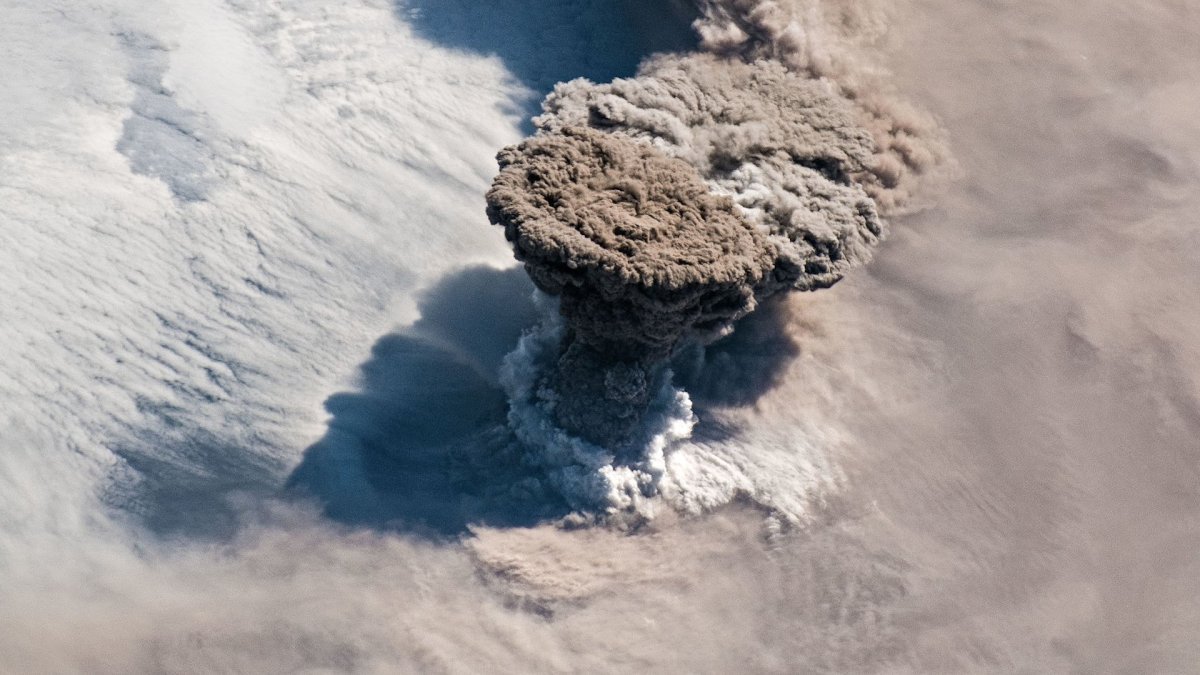 WTKR3's tweet image. This is what an #erupting #volcano looks like from space via.wtkr.com/GOnQX