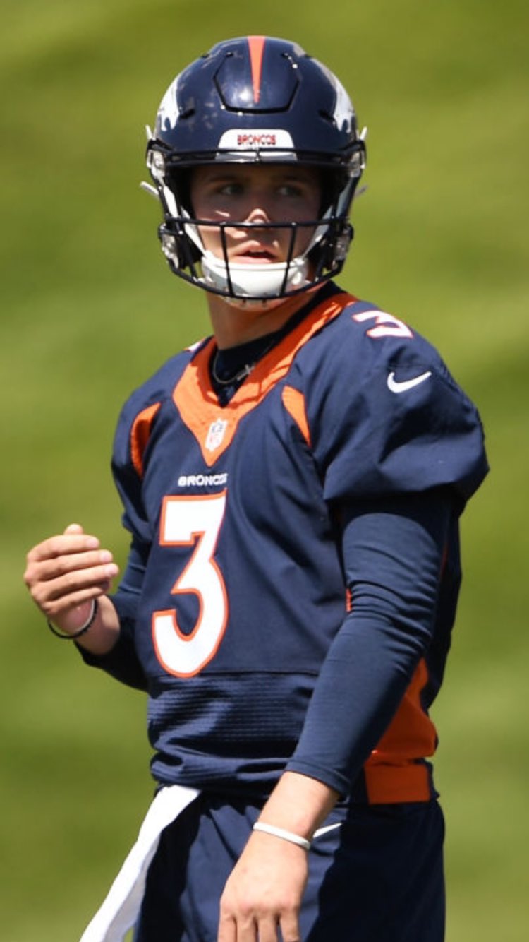 Helmet Stalker on Twitter "Broncos QB Drew Lock is using a Riddell