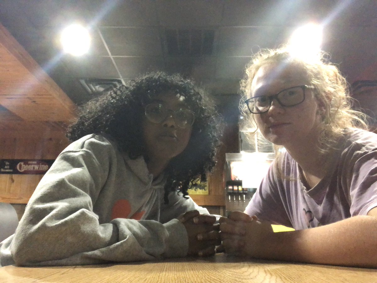 kevinmalonesdog's tweet image. JUNE FAMILY MEETING NUMERO UNO #RIPJESS #BESTFAMILY