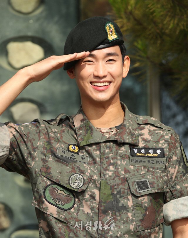stars88jo's tweet photo. D-day 2019.07.01 #김수현 he is back finally. looking good!
#KimSooHyun #キムスヒョン #金秀賢 https://t.co/SngPf8JGbt