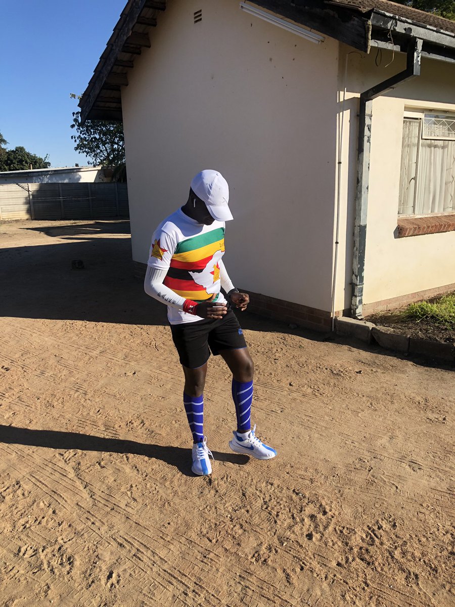Zvonke's tweet photo. MaTeamSports akadhakwa.. u can apply yourself 99% @ChipezezeElvis akaisa mari mumaSox😪😪😪.. #JusRun #Runmates.. #EconetVictoriaFalls42.2km https://t.co/5MyXhxBnVl