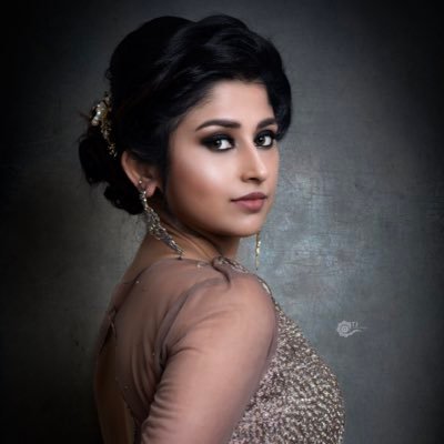 saba_somi_fc's tweet photo. 🖤❤️
#SabaKhan 
#Beauty https://t.co/8uw0Cpw8yD