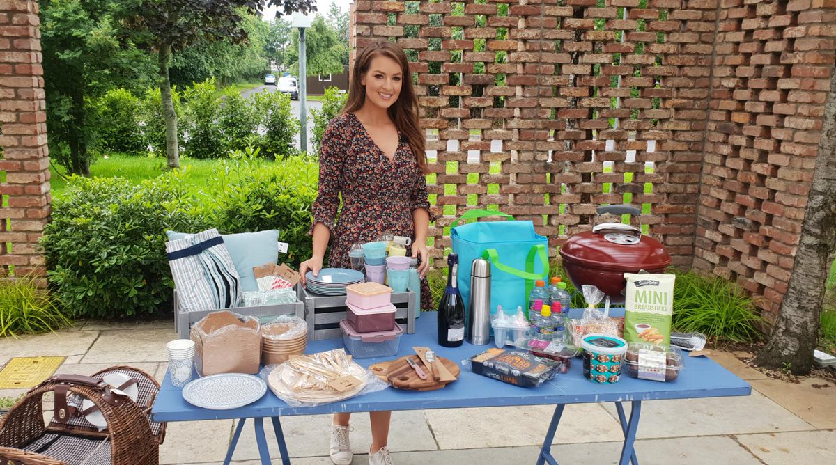 IrelandAMVMTV's tweet photo. .@LisaKav_ joins us shortly to show us the essentials you'll need for a picnic this summer #IrlAM https://t.co/21UGoQrGS7