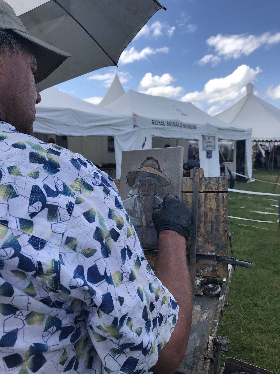 rachelwillis555's tweet photo. Artist at work @CVHISTORYFEST @DigWaterloo @2ndBn95thRifles https://t.co/d6YdfhFFuL